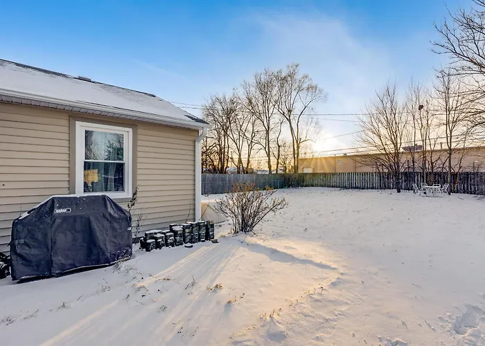 5 Mi To Dtwn Rockford: Pet-friendly W/ Yard! Ferienhaus *