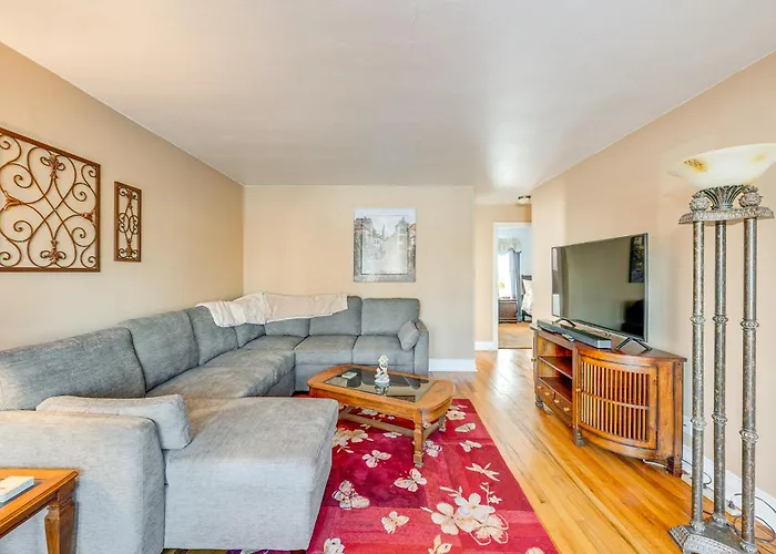 5 Mi To Dtwn Rockford: Pet-friendly W/ Yard! Ferienhaus