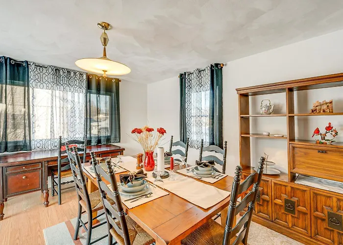5 Mi To Dtwn Rockford: Pet-friendly W/ Yard! Ferienhaus