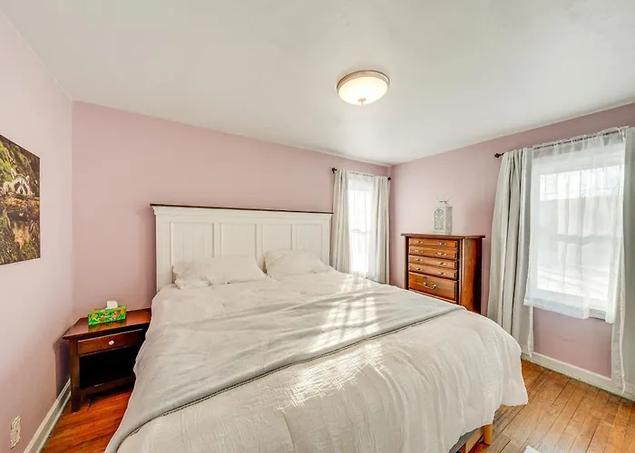 5 Mi To Dtwn Rockford: Pet-friendly W/ Yard! Ferienhaus