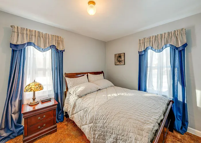 5 Mi To Dtwn Rockford: Pet-friendly W/ Yard! Ferienhaus
