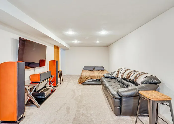 5 Mi To Dtwn Rockford: Pet-friendly W/ Yard! Ferienhaus Loves Park