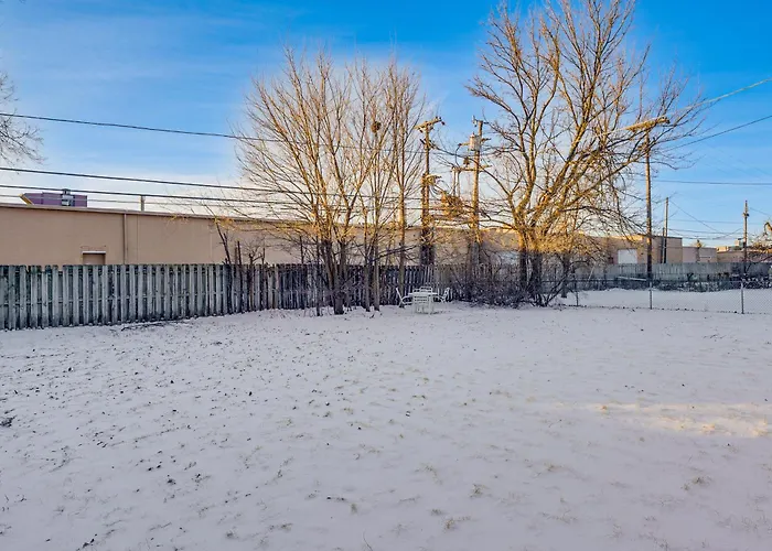 5 Mi To Dtwn Rockford: Pet-friendly W/ Yard! * Loves Park